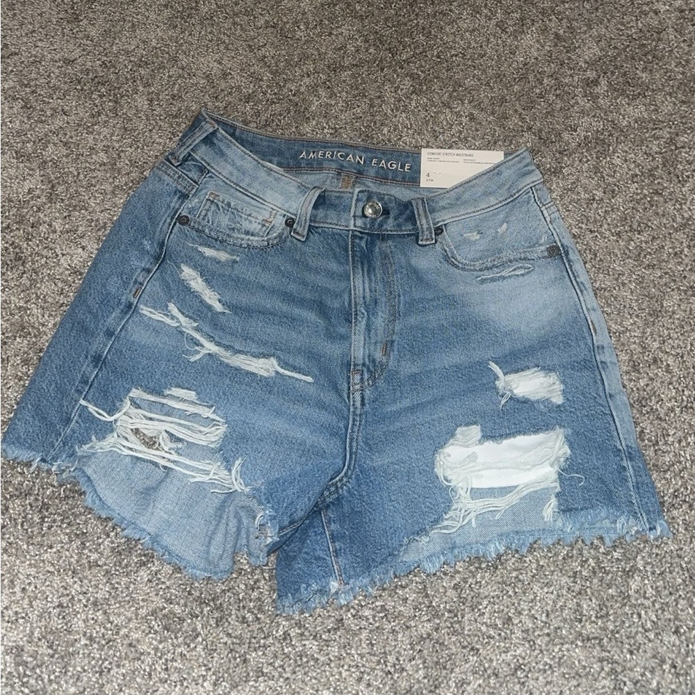 American Eagle Mom shorts comfort stretch waist band Size 4 women’s